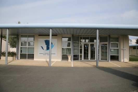 Pompes Funèbres Publiques Saintes Saintonge espace extérieur Pompes Funèbres Publiques Saintes Saintonge espace extérieur